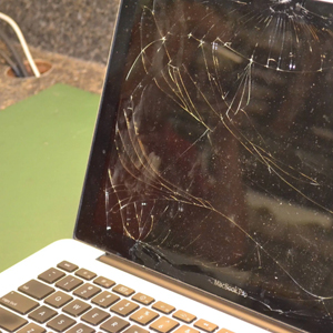 services-lcd-macbook-pro-tangerang